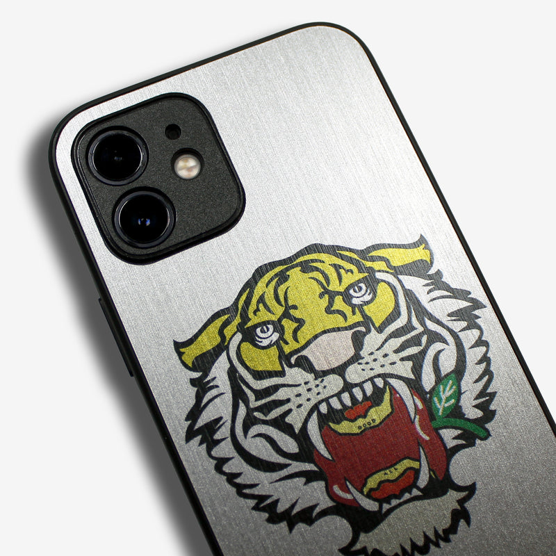 LIKE METAL Tiger bite apple -camera full cover ver- glass type- (iPhone case)