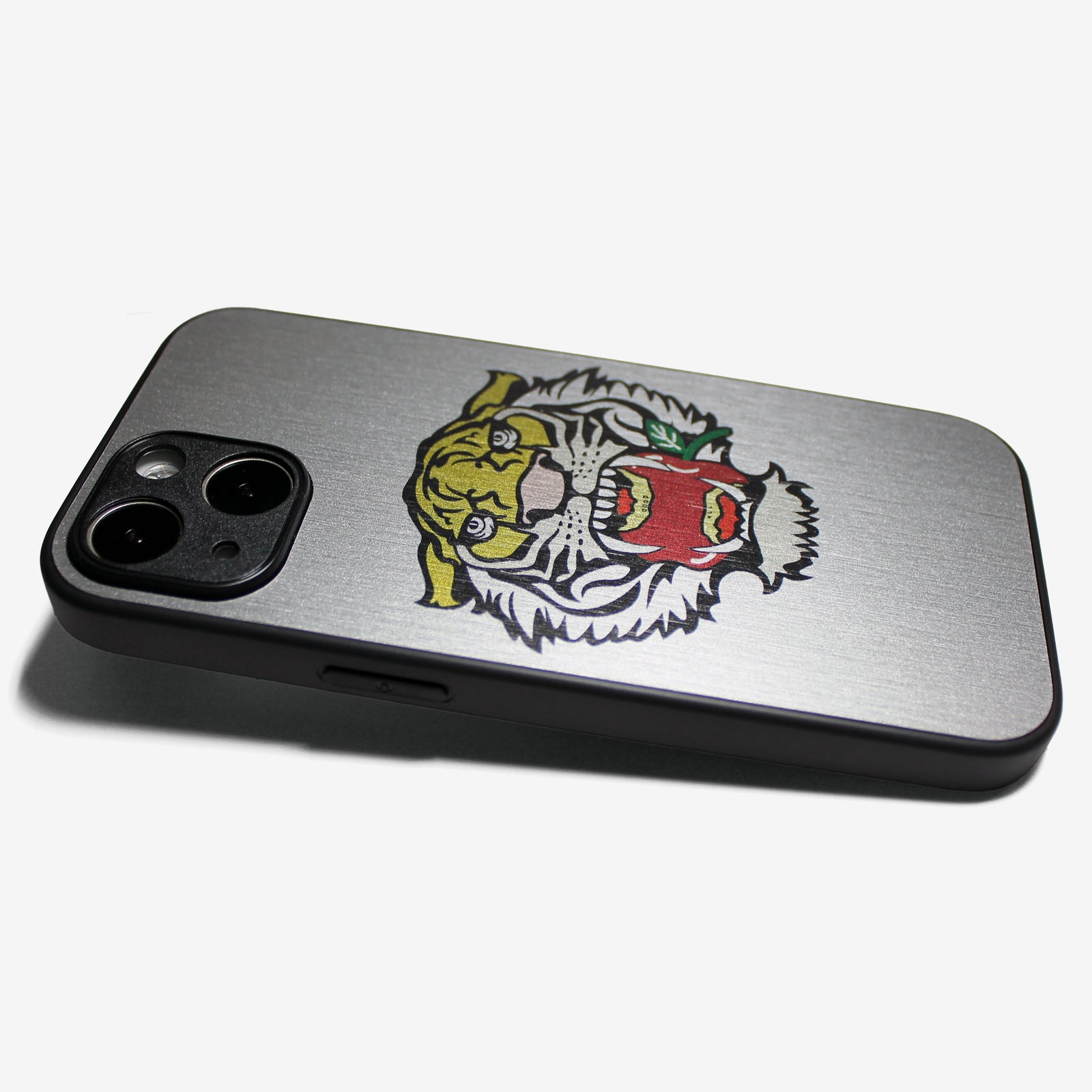 A good all】iPhoneケース まるで金属 カメラフルカバーver. タイガー