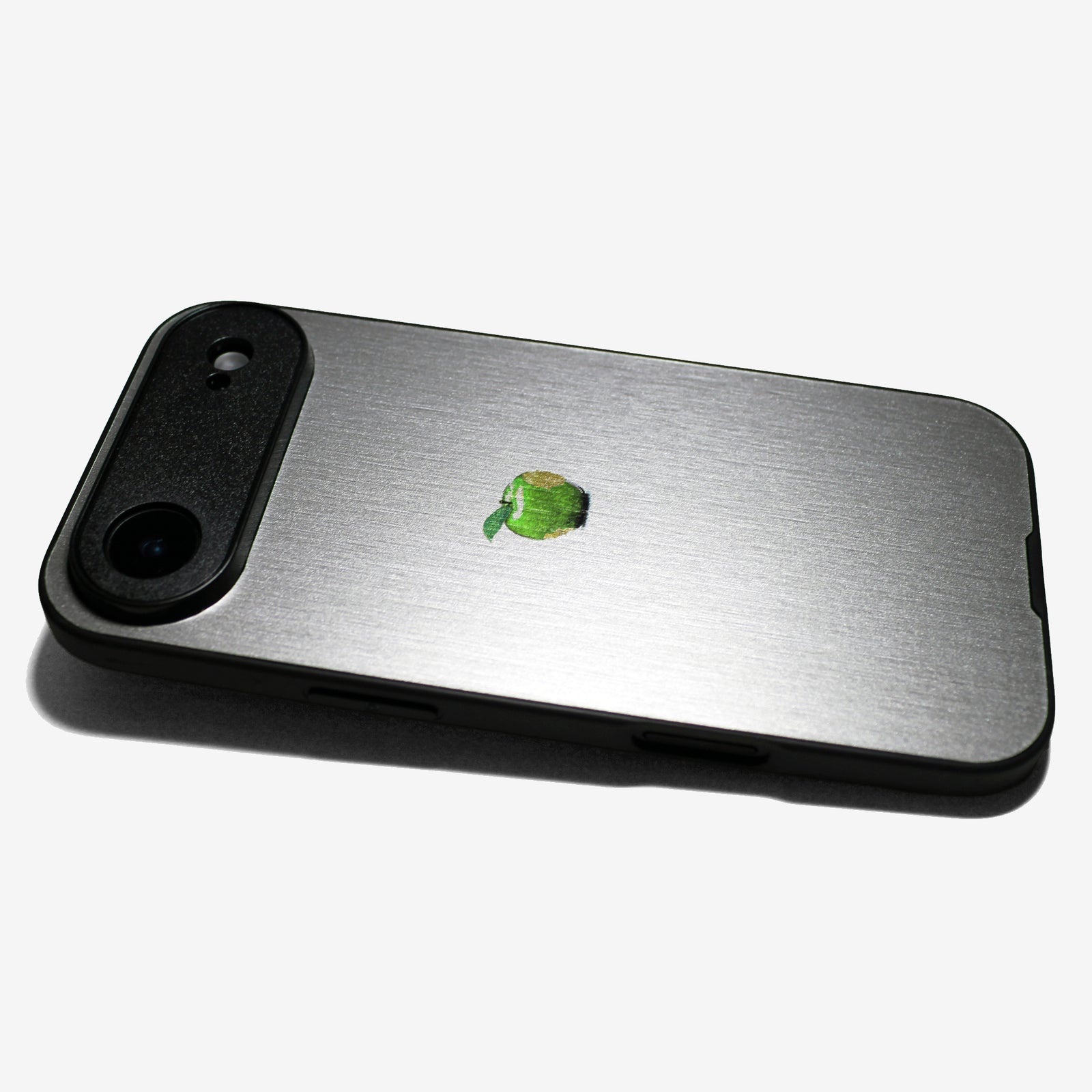 A good all】iPhoneケース まるで金属 カメラフルカバーver. 青リンゴ