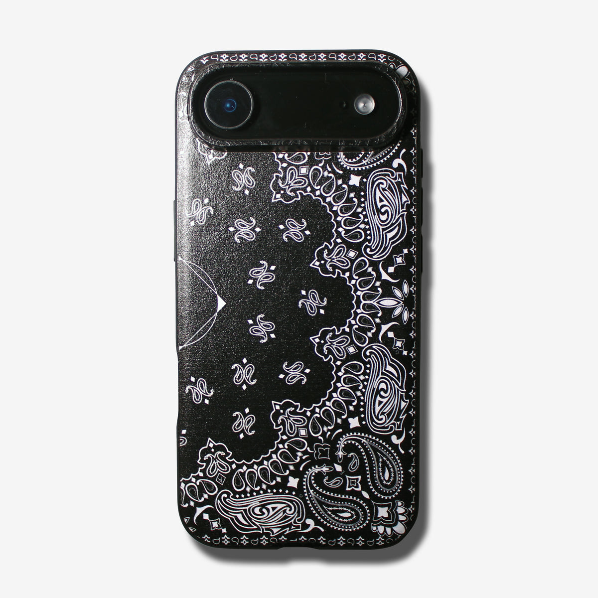 ペイズリー柄のiPhoneケース。｜ A good all